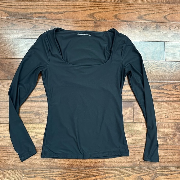 Abercrombie Soft Seamless Long-Sleeve Square-Neck Top - Picture 7 of 7